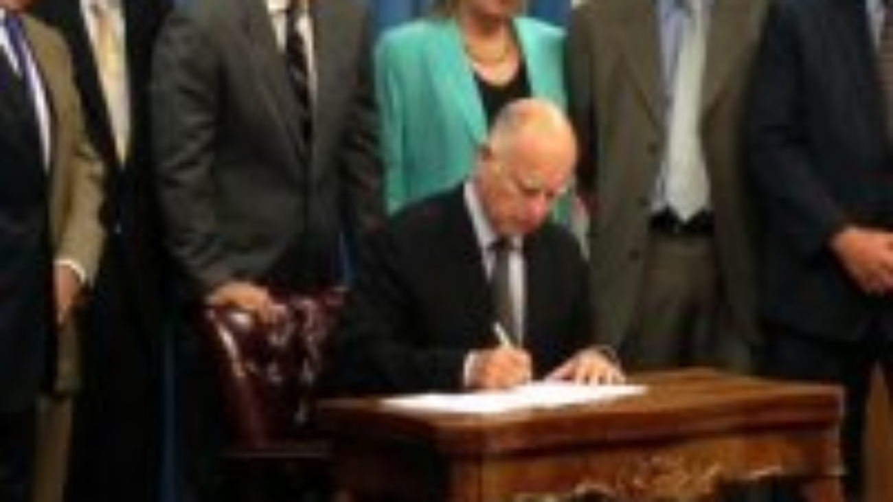 Brown_signing_groundwater