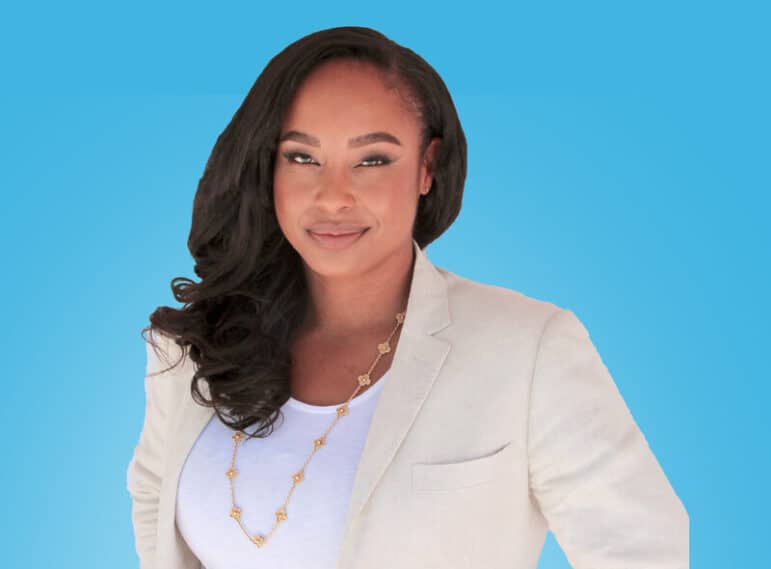 Headshot of Anyse Smith