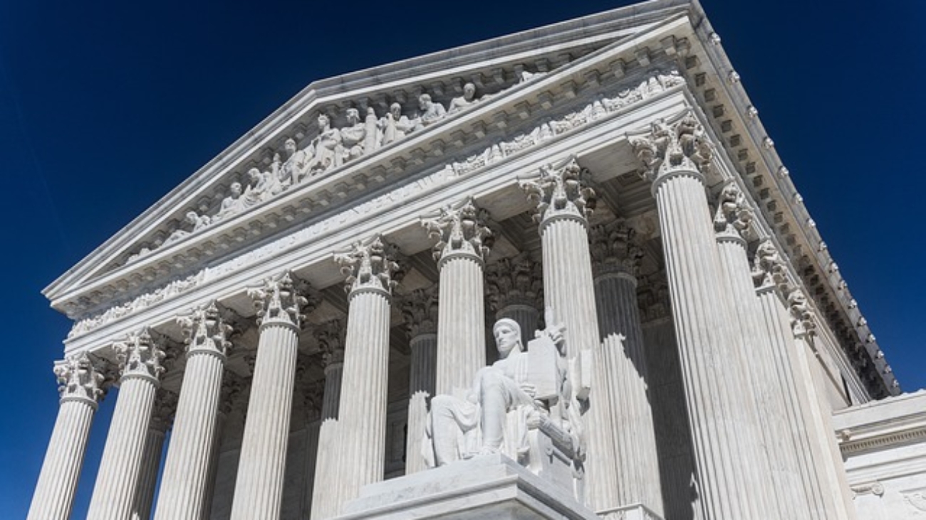 us-supreme-court-building-2225766_640